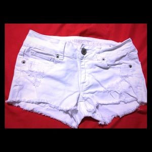 American Eagle White Short Jean Shorts! Size 00!